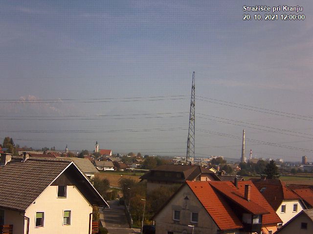 Pogled s postaje proti Krvavcu ob 12:00