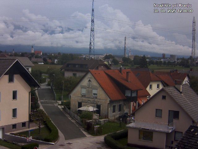Pogled s postaje proti Krvavcu ob 12:00