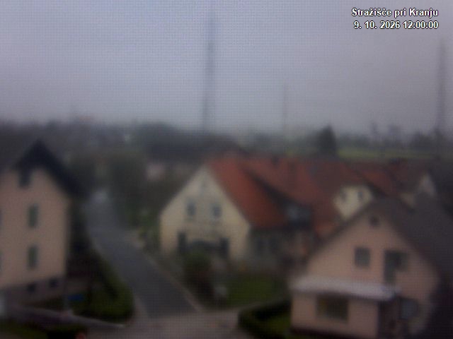 Pogled s postaje proti Krvavcu ob 12:00
