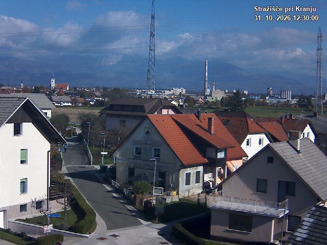 Pogled s postaje proti Krvavcu